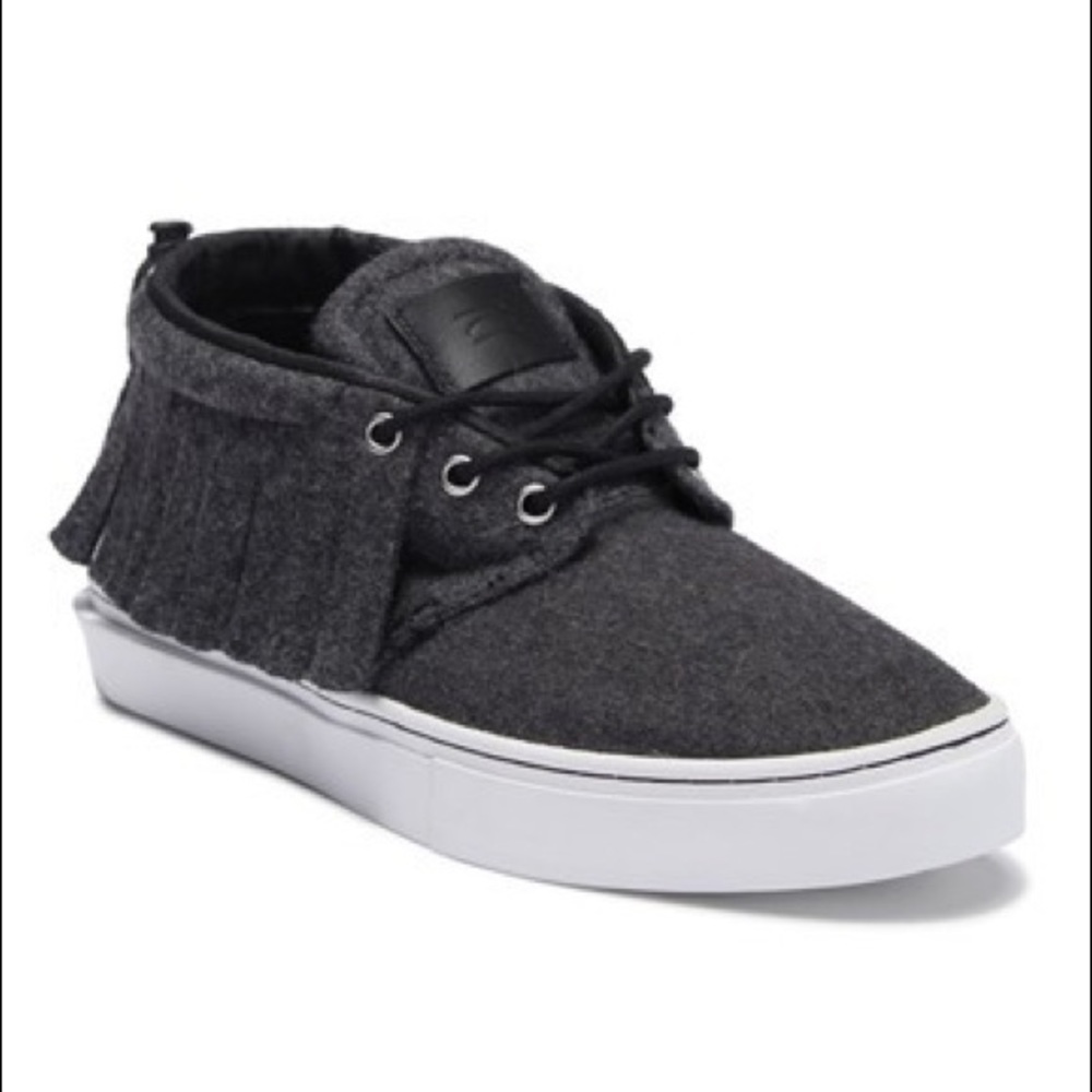 Nwt Clearwater fringe one-o-one 11 wool sneaker